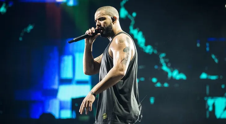 Quién es Drake, el rapero récord que conquistó a Rihanna y Jennifer López