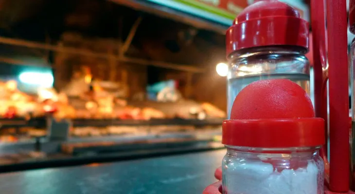 OMS quiere que el mundo reduzca el consumo sal, para bajar riesgos de enfermedades cardíacas