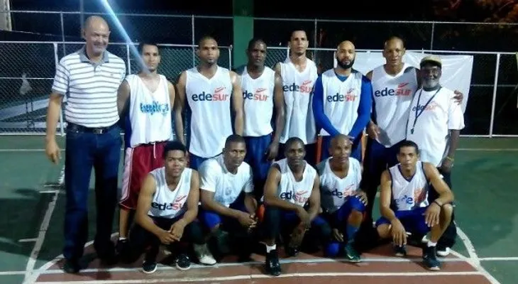 Edesur gana medalla de oro en el torneo de baloncesto dedicado a las madres