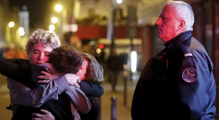 Una imagen simbólica que conmemora la tragedia en Francia se vuelve viral