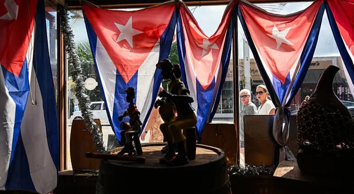 En el distrito 27 de Florida, votantes latinos reevalúan su apoyo al Partido Republicano