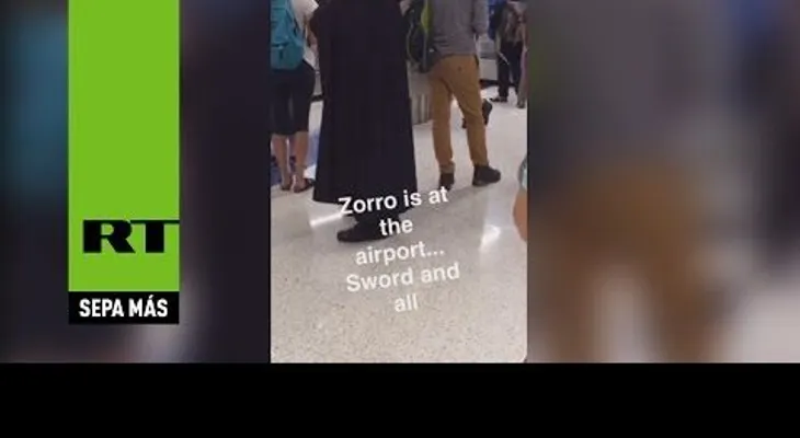 Un "Zorro" provoca pánico en el Aeropuerto de Los Ángeles (VIDEO