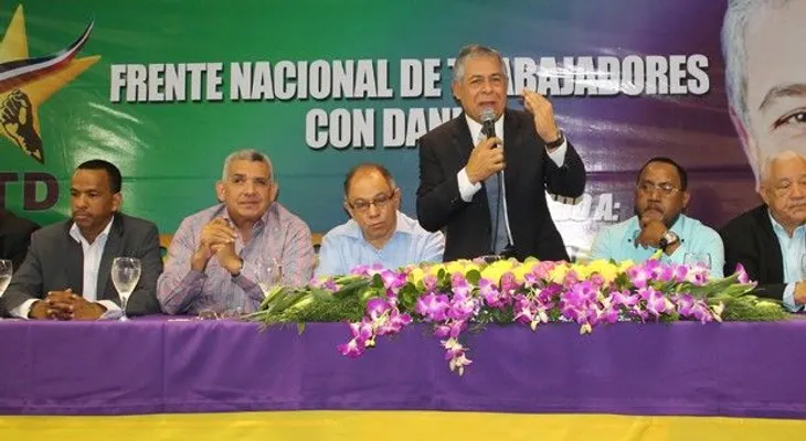 Salcedo recibe apoyo de sindicalistas