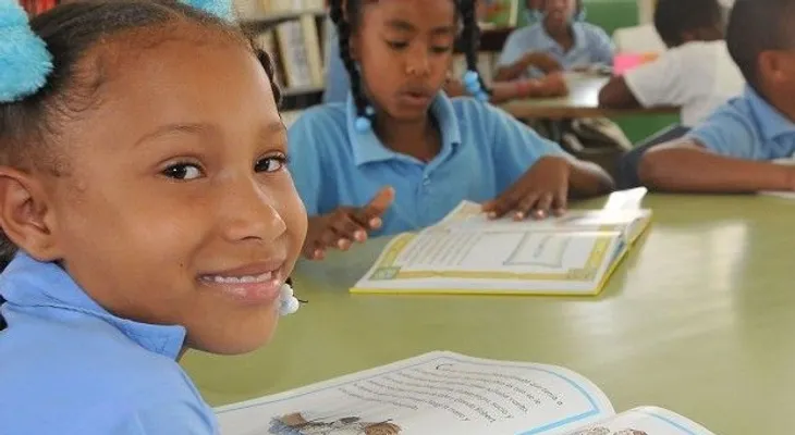 Gobierno reitera este jueves reinician las clases