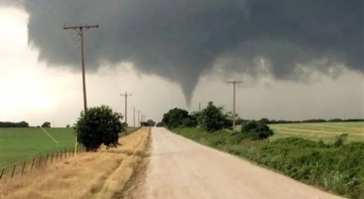 Dos muertos y más de 20 heridos por azote de tornados