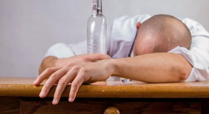 Conoce los apellidos más "alcohólicos" de Latinoamérica