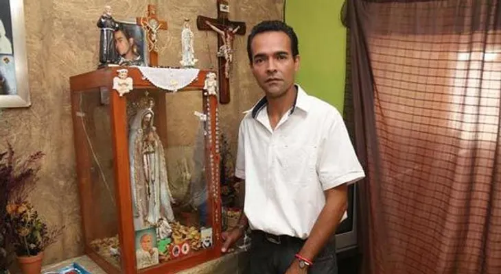 Virgen de Fátima que llora lágrimas de sangre