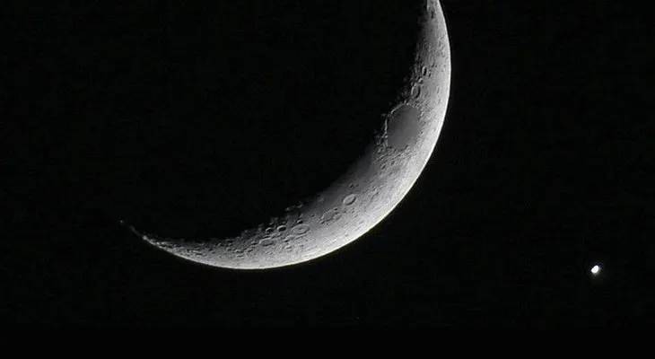 La Luna y Mercurio se citan al amanecer