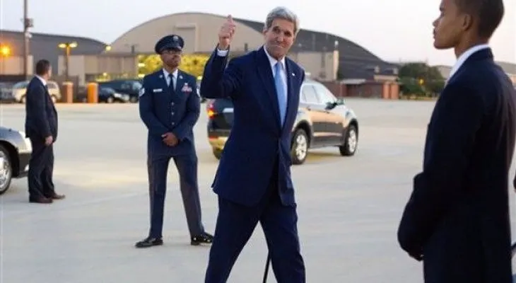 Kerry llega a Cuba para histórica reapertura de embajada de EEUU