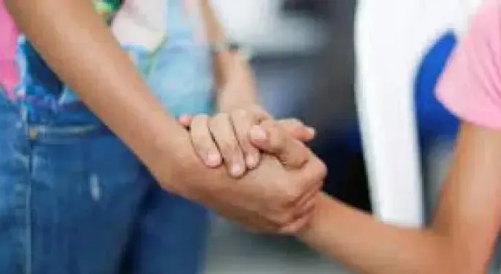 La rara enfermedad del síndrome del brazo inquieto