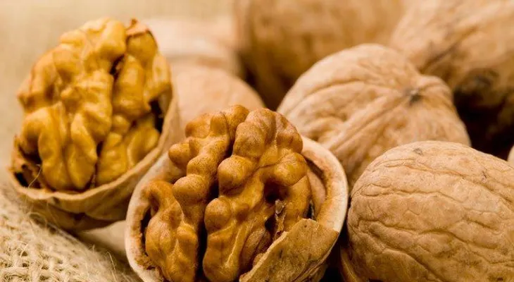 Esto es lo que pasa a tu cuerpo cuando come cinco nueces en un día