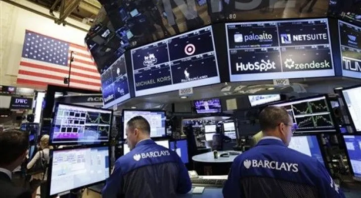 Bolsa de Nueva York cierra a la baja tras falla técnica 