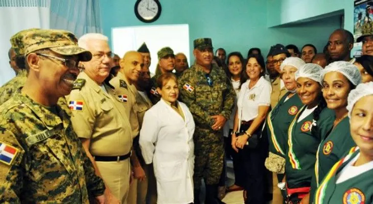 Asociación de Esposas de Oficiales del Ejército realiza operativo médico