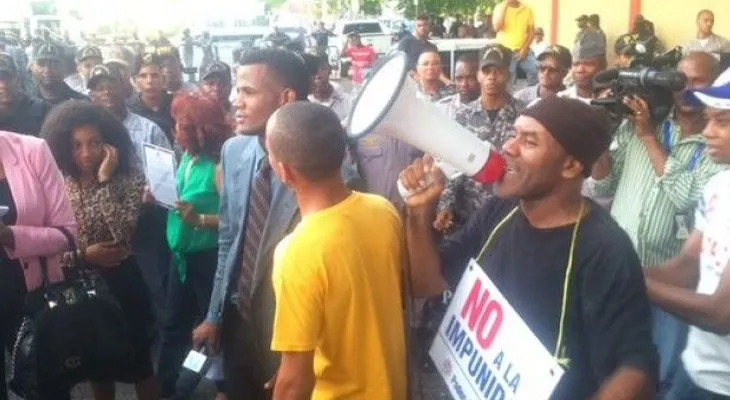 Poder Ciudadano protestó frente al Palacio para OISOE sea cerrado