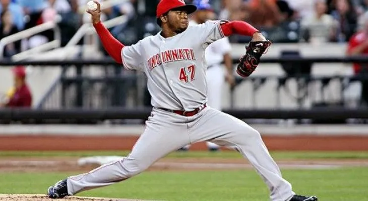 Johnny Cueto finalizó con  20 triunfos