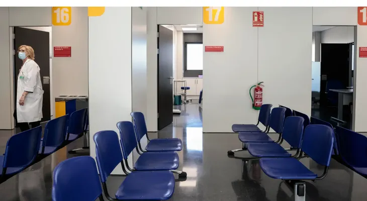 Agresiones a médicos marcan récord con 879 casos en 2025