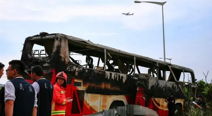 Un muerto en China por incendio autobús