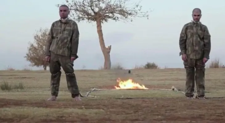 Estado Islámico difunde video en el que quema vivo a dos soldados turcos