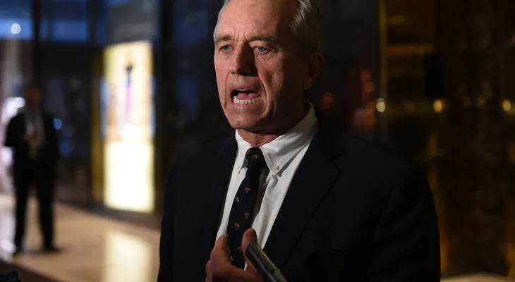 Robert Kennedy Junior dirigiría Comisión de Vacunas
