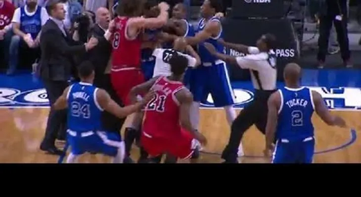 Brutal pelea entre jugadores de Toronto Raptors y Chicago Bulls en la NBA