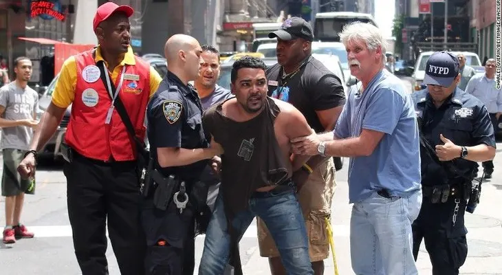 Conoce a los héroes que detuvieron al conductor de Times Square