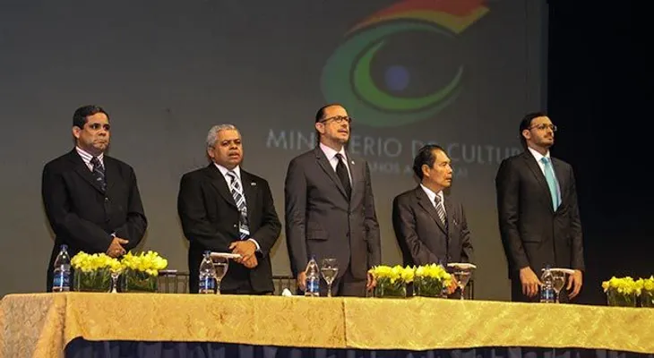 Concluye Feria del Libro; Perú será país invitado en edición 2015 