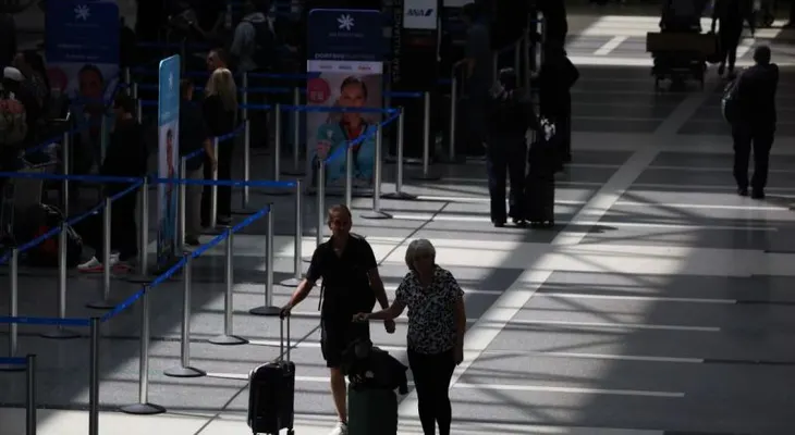 Jueza federal anula la prohibición de visas de inmigrante impuesta por Trump a 75 países
