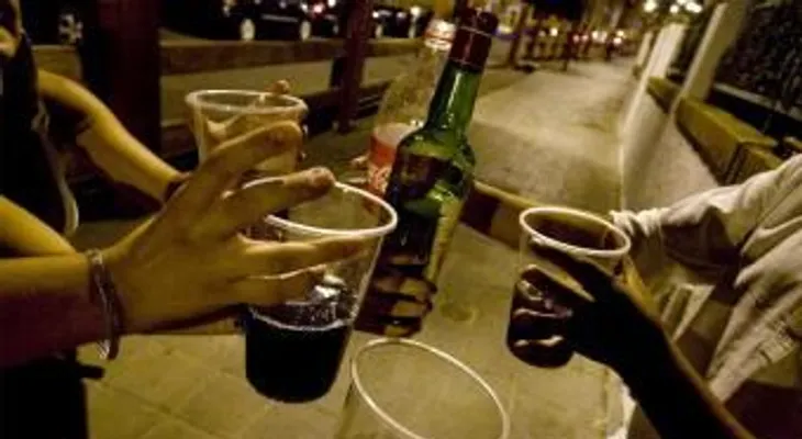 Autoridades expresan preocupación por consumo de alcohol de menores