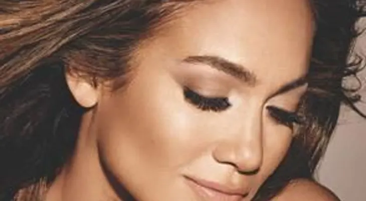 Jennifer López comparte su camino al amor propio 