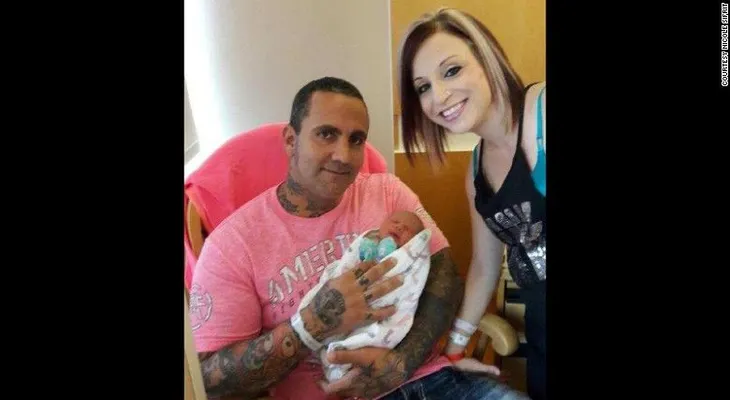 Una madre advierte del peligro de exponer a los recién nacidos al contacto humano