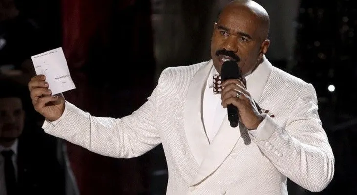 Confesión imprevista: ¿Con quién no se disculpó el presentador de Miss Universo tras la gala?