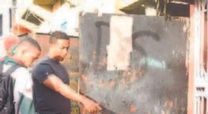  Condenan a un año de prisión al "chicharronero" y su hijo que mataron a tres personas por un parqueo 