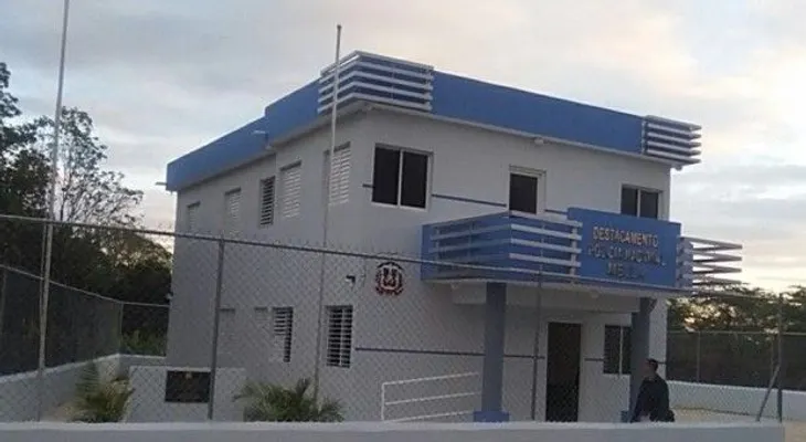 Inauguran moderno destacamento en municipio Mella