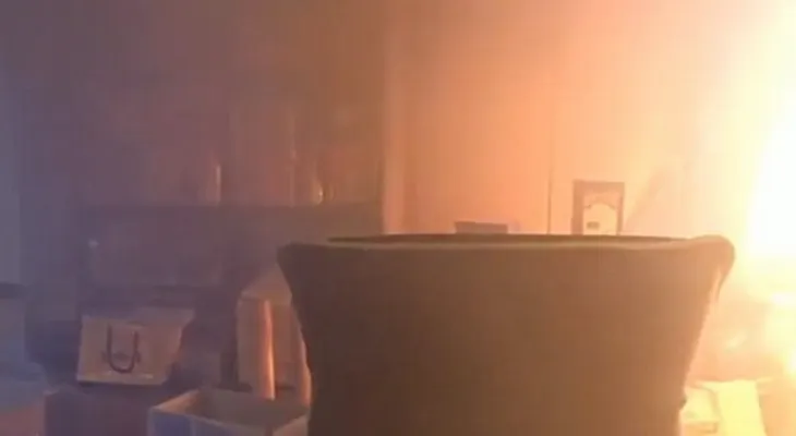 Un hombre transmite incendio que generó por error en su casa