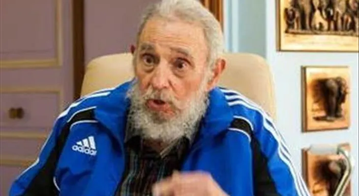 Fidel Castro publica íntegra charla telefónica con Chávez tras golpe de 2002