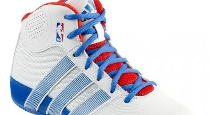 Adidas se aleja y la NBA busca nuevo socio de indumentaria 