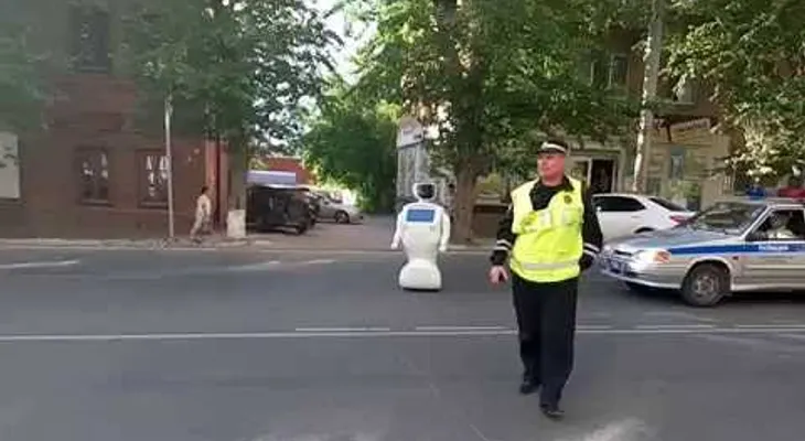 ¿Empezó la rebelión?: Un robot se escapa de una lección