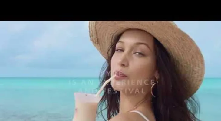 Festival de lujo en las Bahamas se convierte en un desastre (VIDEO)