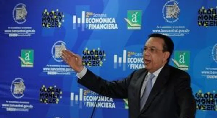 Gobernador Valdez Albizu: Tasa de los préstamos bancarios no debería subir más de 0.5%