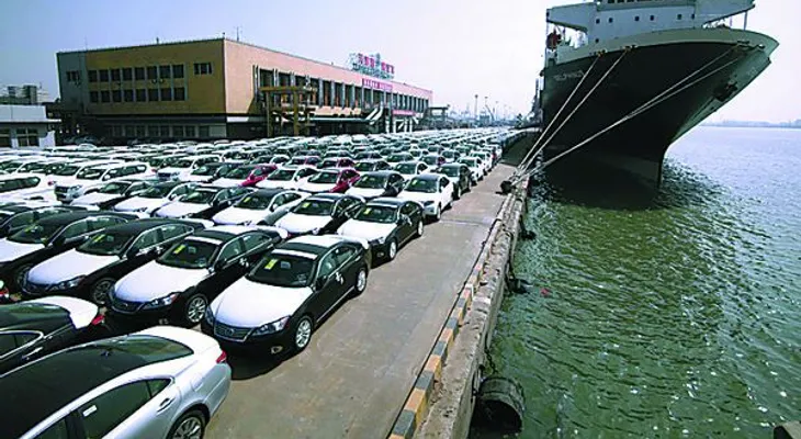 Aduanas prohíbe importación de vehículos con más de 5 años de fabricación  