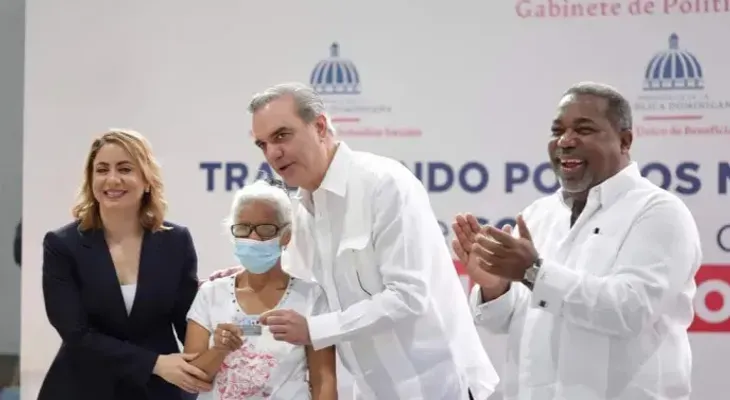 Gobierno lanzará nueva tarjeta Supérate que se podrá utilizar en el Metro y comprar en farmacias