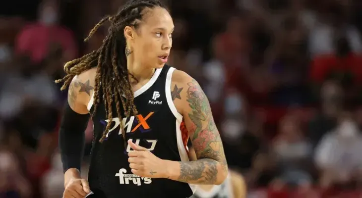 Brittney Griner escribirá memorias de su "incomprensible" detención en Rusia