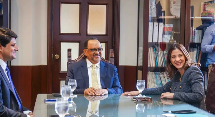 Ministerio de Justicia y UNIBE fortalecen cooperación en Justicia y Derechos Humanos