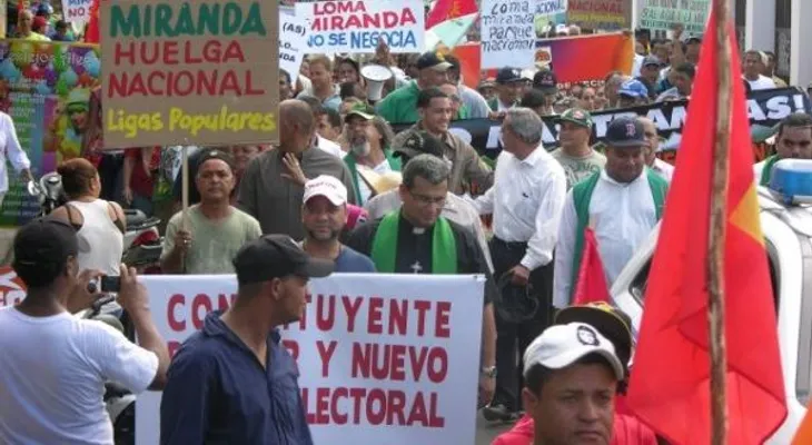 Fiscales anuncian paro en demanda aumento salarial de 100%