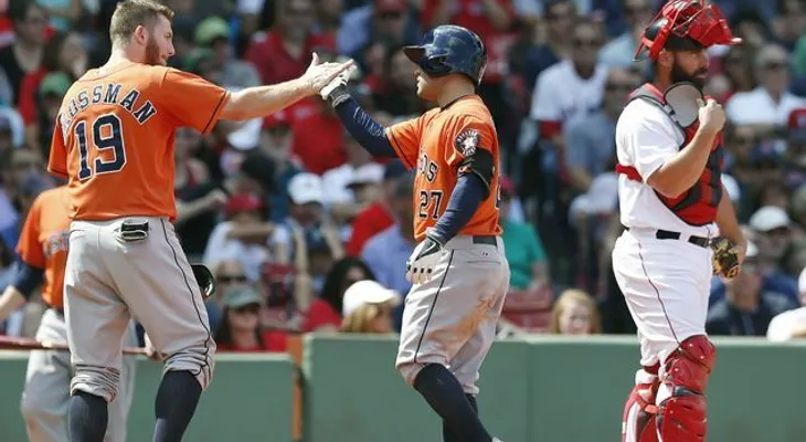 Astros ganan con grand slam de Altuve 
