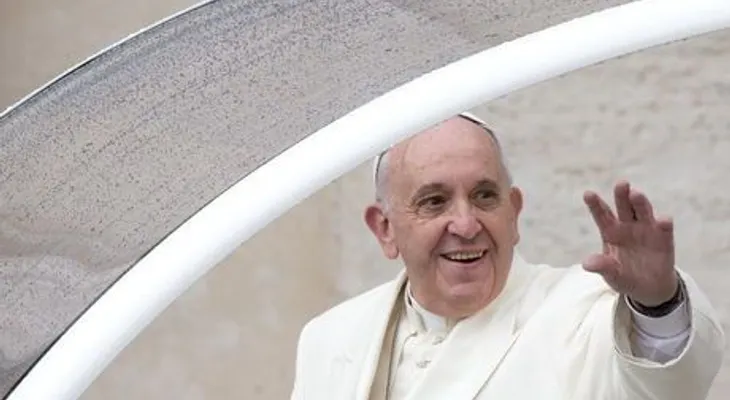La Iglesia debe curar las heridas y dar esperanza, dice el papa Francisco