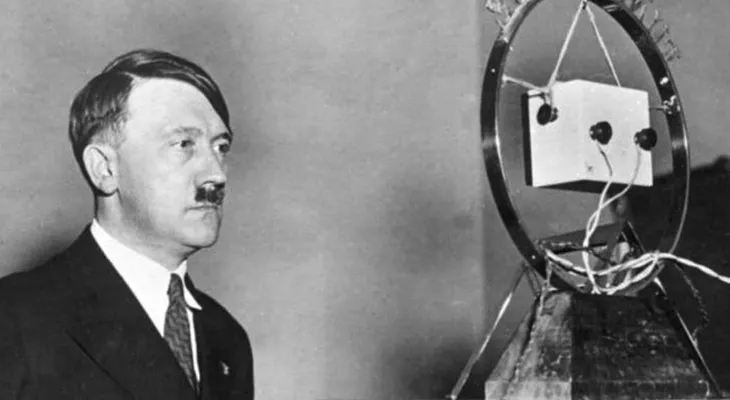"Adolf Hitler está todavía vivo": extraño archivo desclasificado del asesinato de John F. Kennedy