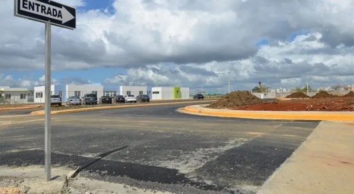 Avanzan a buen ritmo trabajos en vías de acceso a Ciudad Juan Bosch