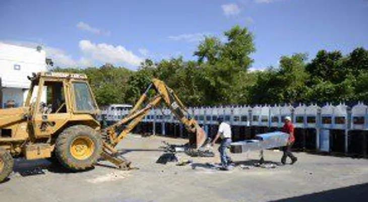 Aduanas destruye 390 máquinas tragamonedas entraron ilegalmente al país
