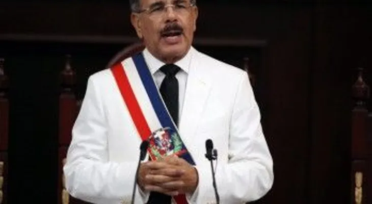 Estarían haciendo ofertas millonarias para aprobar reelección de DM; inicia "cacería"